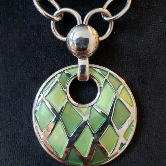 Lia Sophia Women Fashion Green Enamel Pendant Collar Necklace with Lobster Clasp - Picture 3 of 7